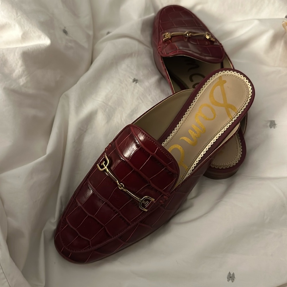 Brand new Sam Edelman burgandy slides.